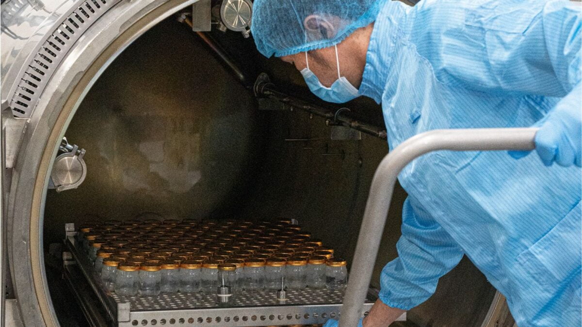 sterilizing-bottling-factory | retorted bottled bird's nest